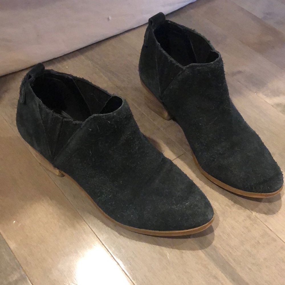 Marc Fisher WIDE ankle booties